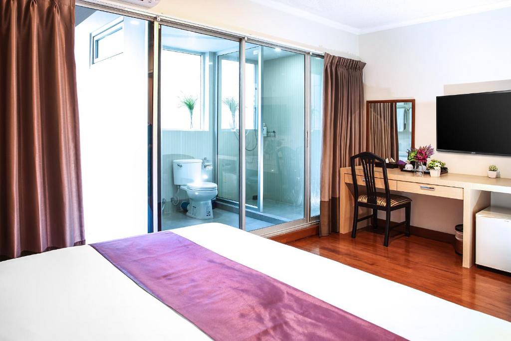 Step Sathorn Residence